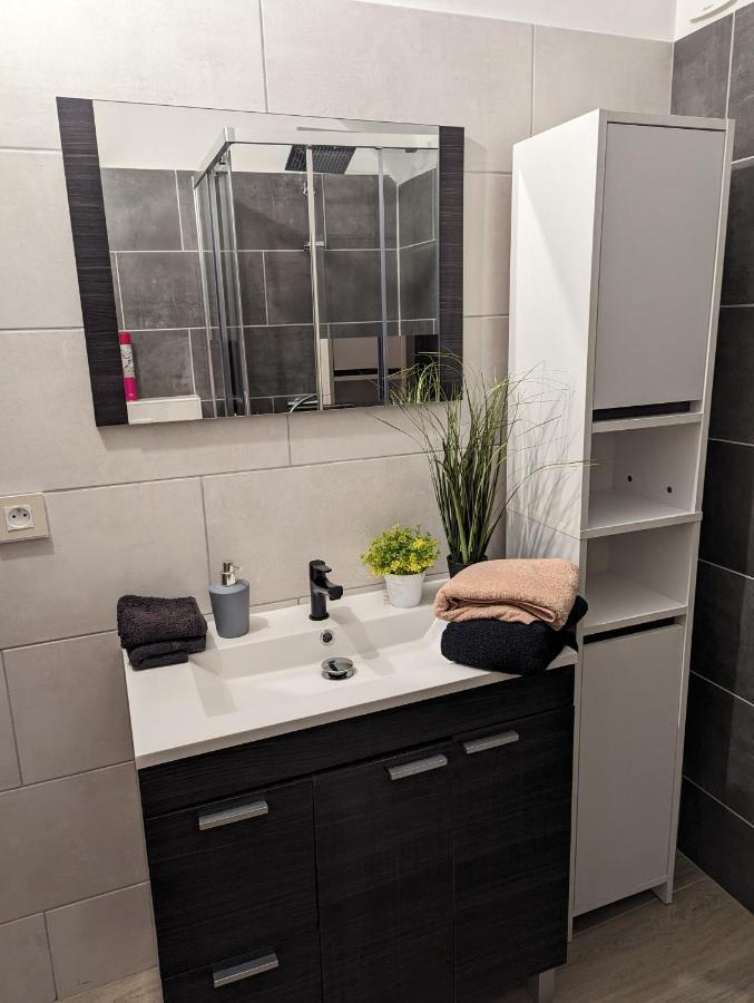Appartement 30M² Pourrieres Ngoại thất bức ảnh